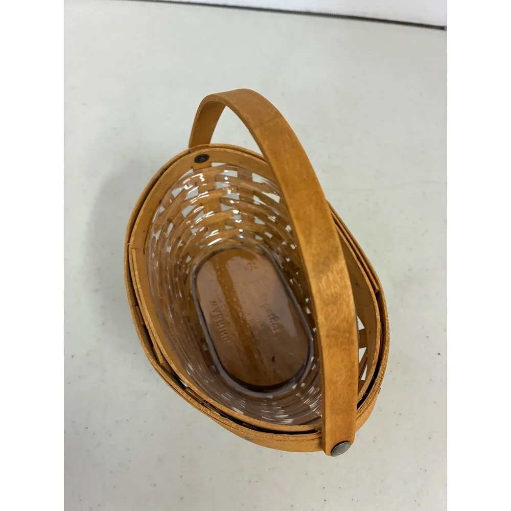 Longaberger 2006 Handmade Oval Basket with Plastic Liner‎ and Handle Brown